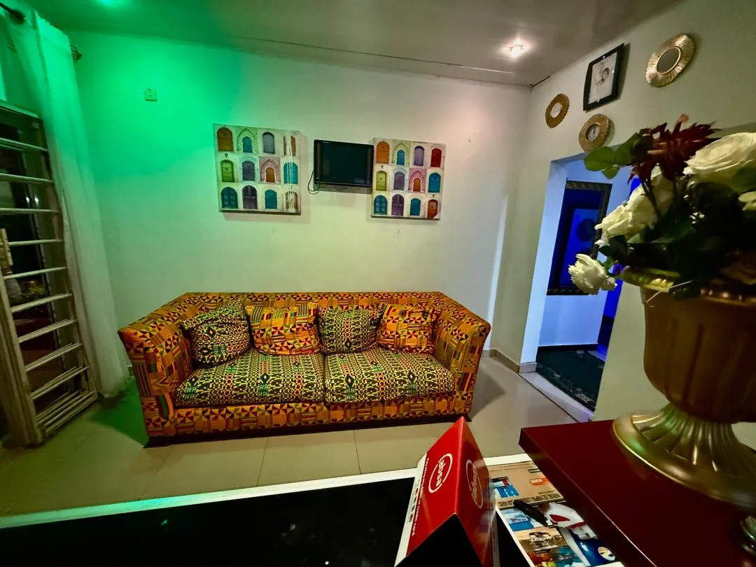 Royal Olympia Lodges & Safaris lounge area